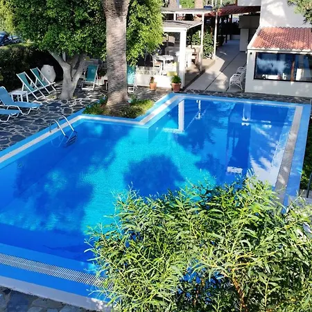 Aparthotel Oasis &