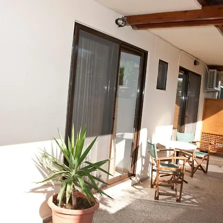 Aparthotel Oasis & *