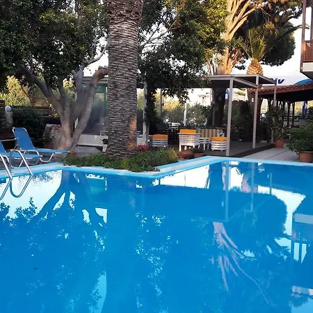 Aparthotel Oasis & Plakias